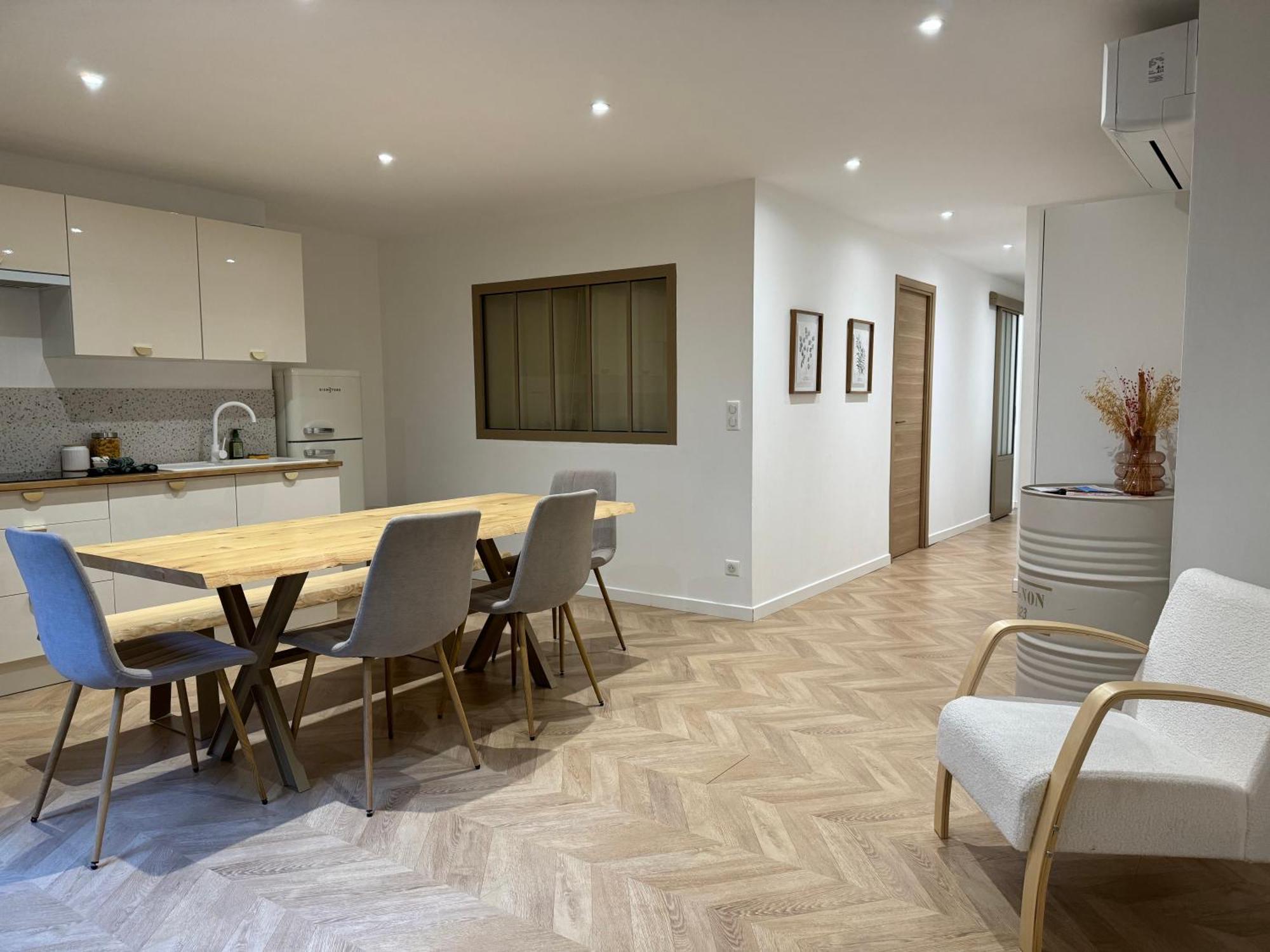 Le Rive Droite - Gare Centre - Wifi - Terrasse - Face Remparts Apartment อาวีญง ภายนอก รูปภาพ