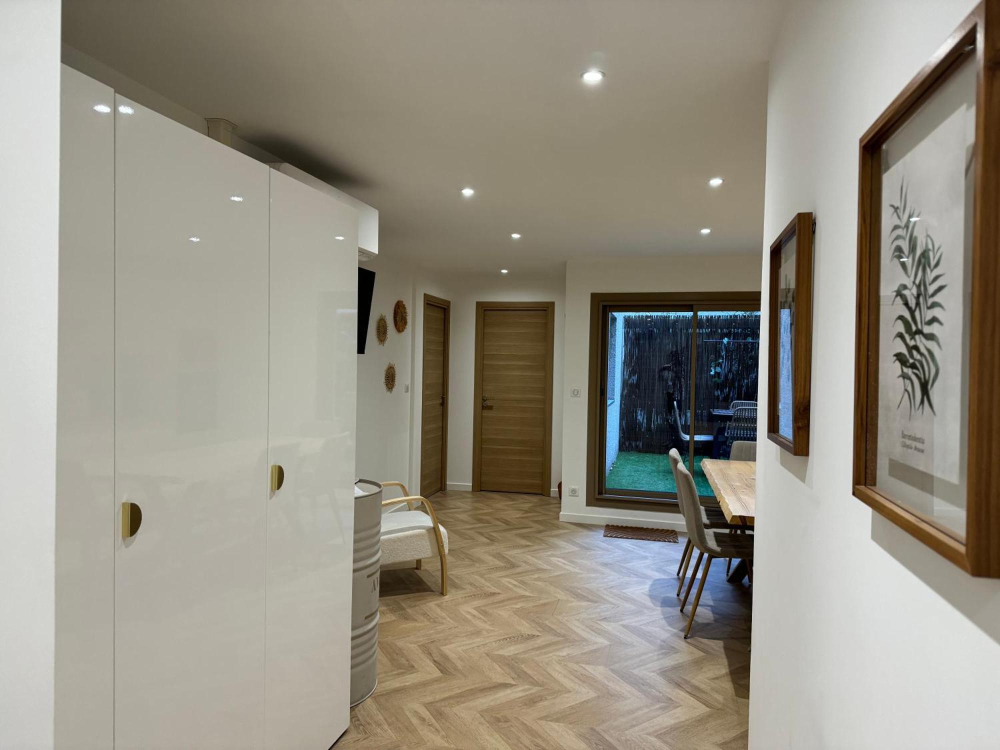 Le Rive Droite - Gare Centre - Wifi - Terrasse - Face Remparts Apartment อาวีญง ภายนอก รูปภาพ