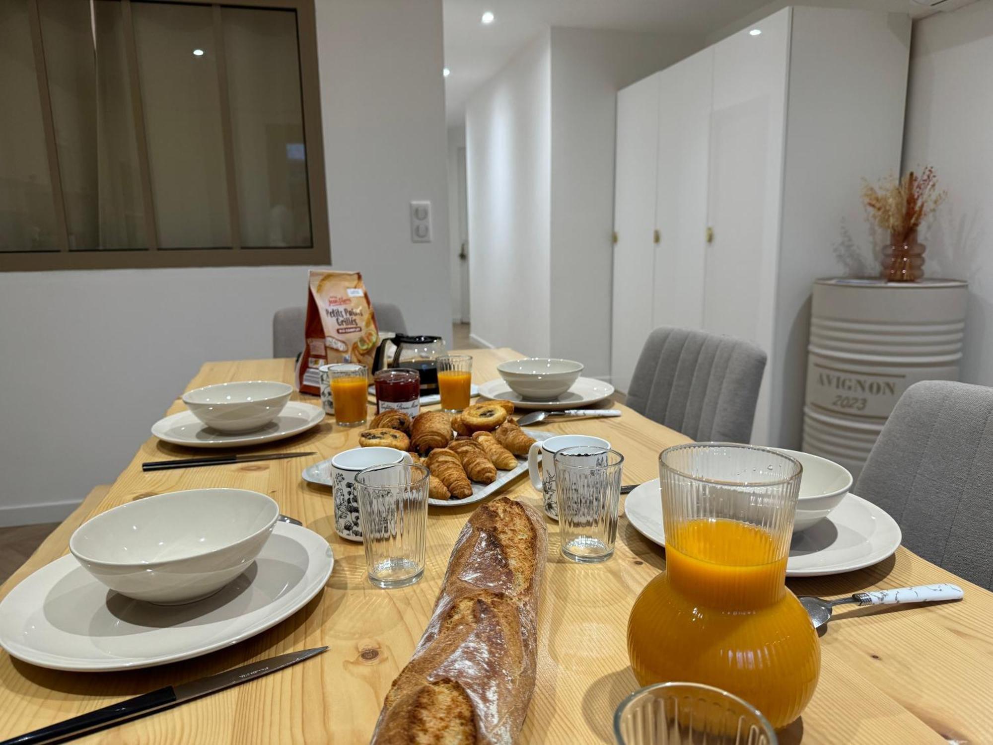 Le Rive Droite - Gare Centre - Wifi - Terrasse - Face Remparts Apartment อาวีญง ภายนอก รูปภาพ