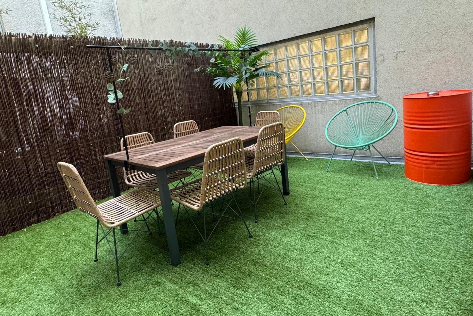 Le Rive Droite - Gare Centre - Wifi - Terrasse - Face Remparts Apartment อาวีญง ภายนอก รูปภาพ